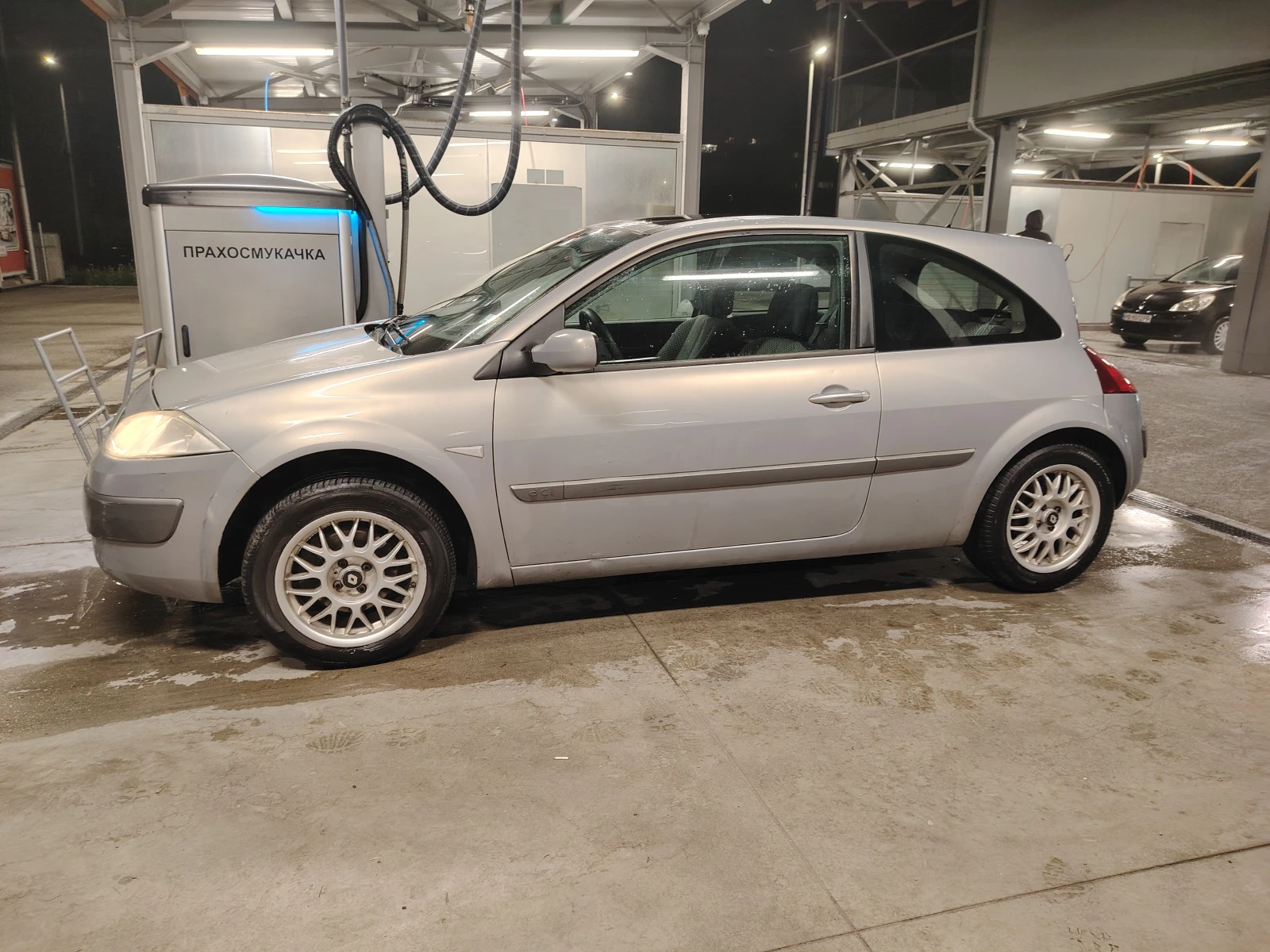 Renault Megane 2 1.5dci, снимка 4 - Автомобили и джипове - 53727685