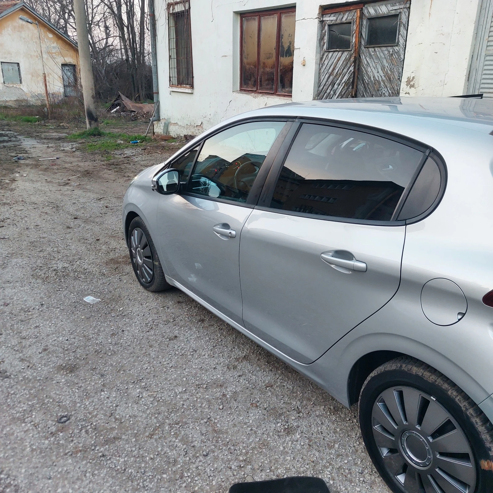 Peugeot 208 1.6 BLUE HDI NAVI, снимка 5 - Автомобили и джипове - 53738769