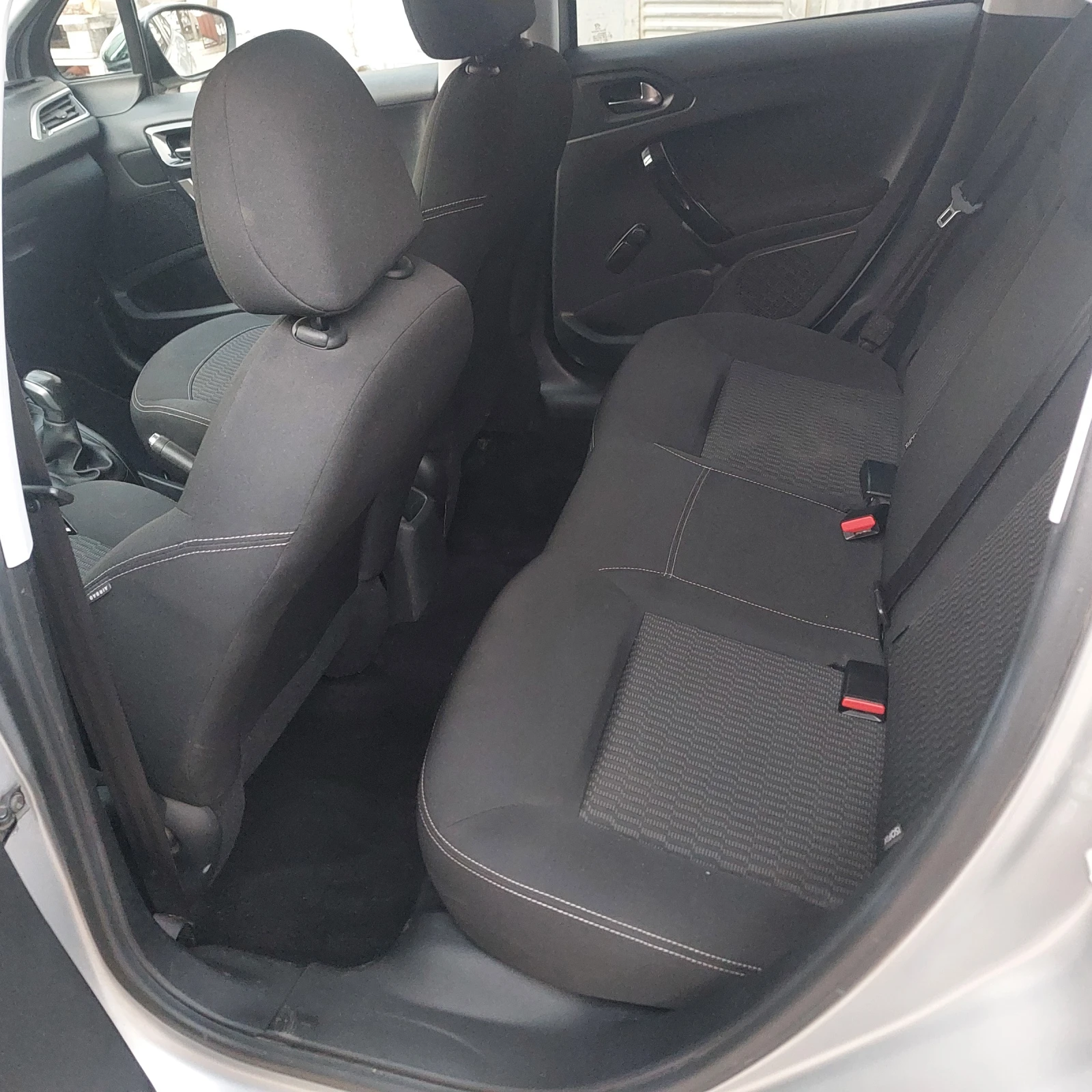 Peugeot 208 1.6 BLUE HDI NAVI, снимка 13 - Автомобили и джипове - 53738769