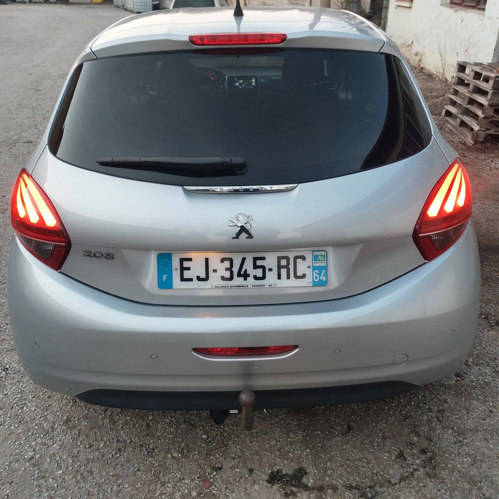 Peugeot 208 1.6 BLUE HDI NAVI, снимка 6 - Автомобили и джипове - 53738769