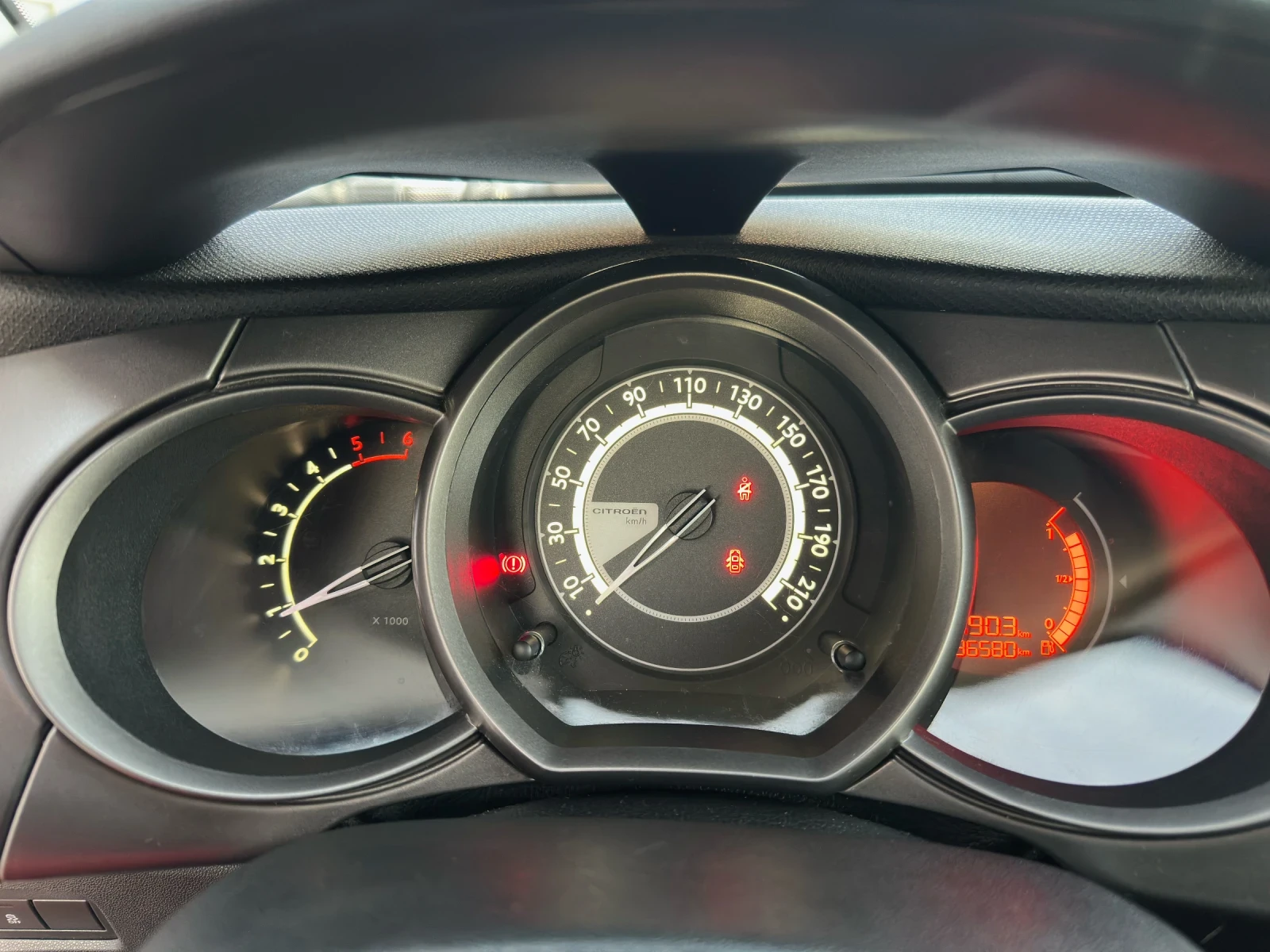 Citroen C3 1.6hdi / 86000км, снимка 6 - Автомобили и джипове - 53847414