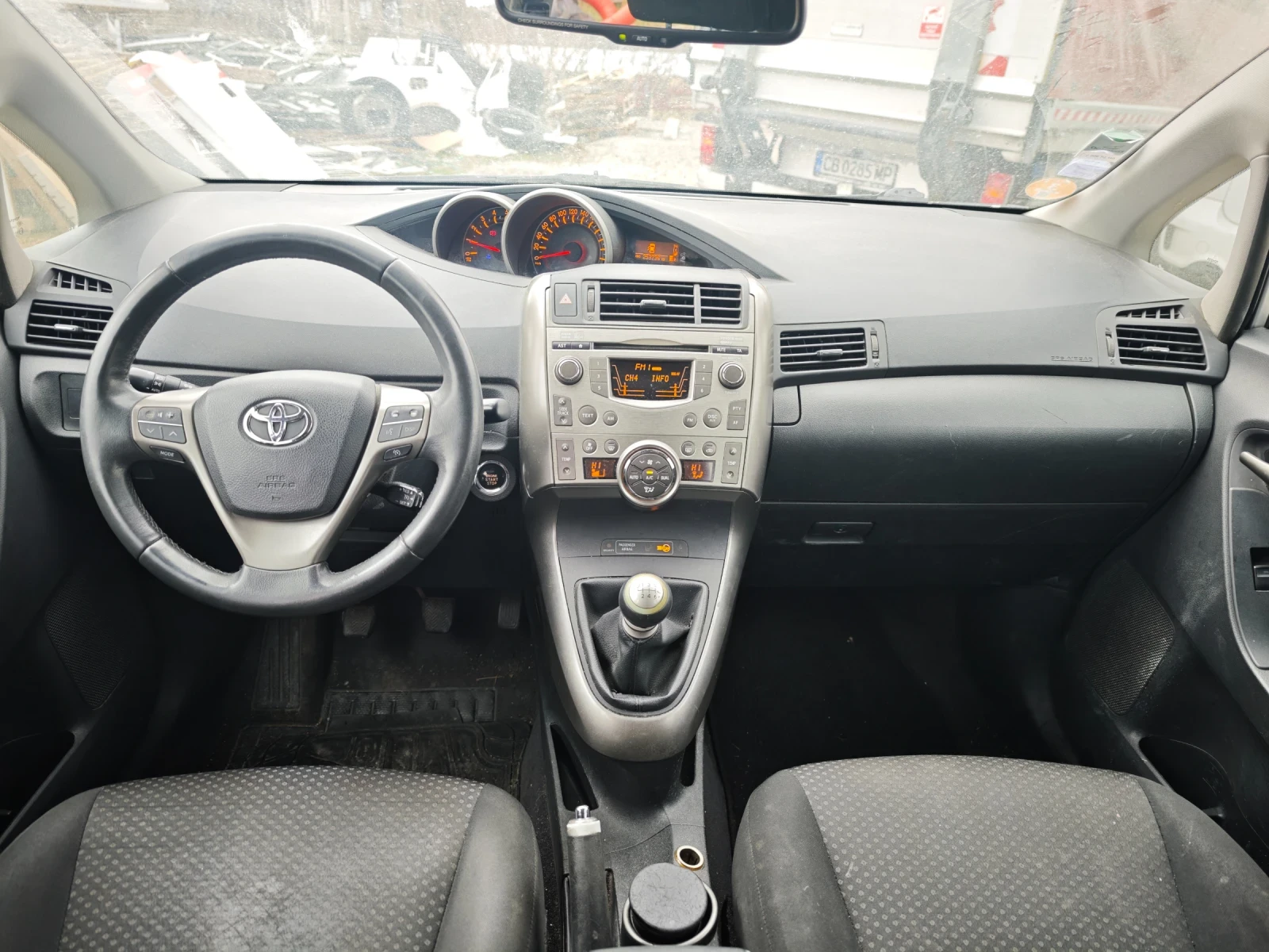 Toyota Verso, снимка 3 - Автомобили и джипове - 54088458