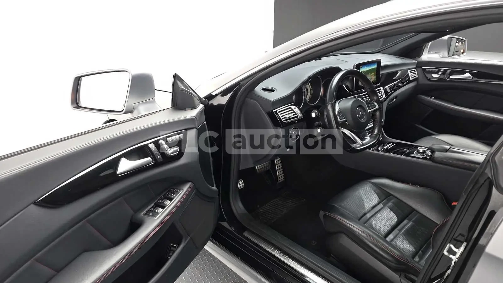 Mercedes-Benz CLS 400 Навигационна система* Кожен салон* 360-градусова к, снимка 11 - Автомобили и джипове - 54055998