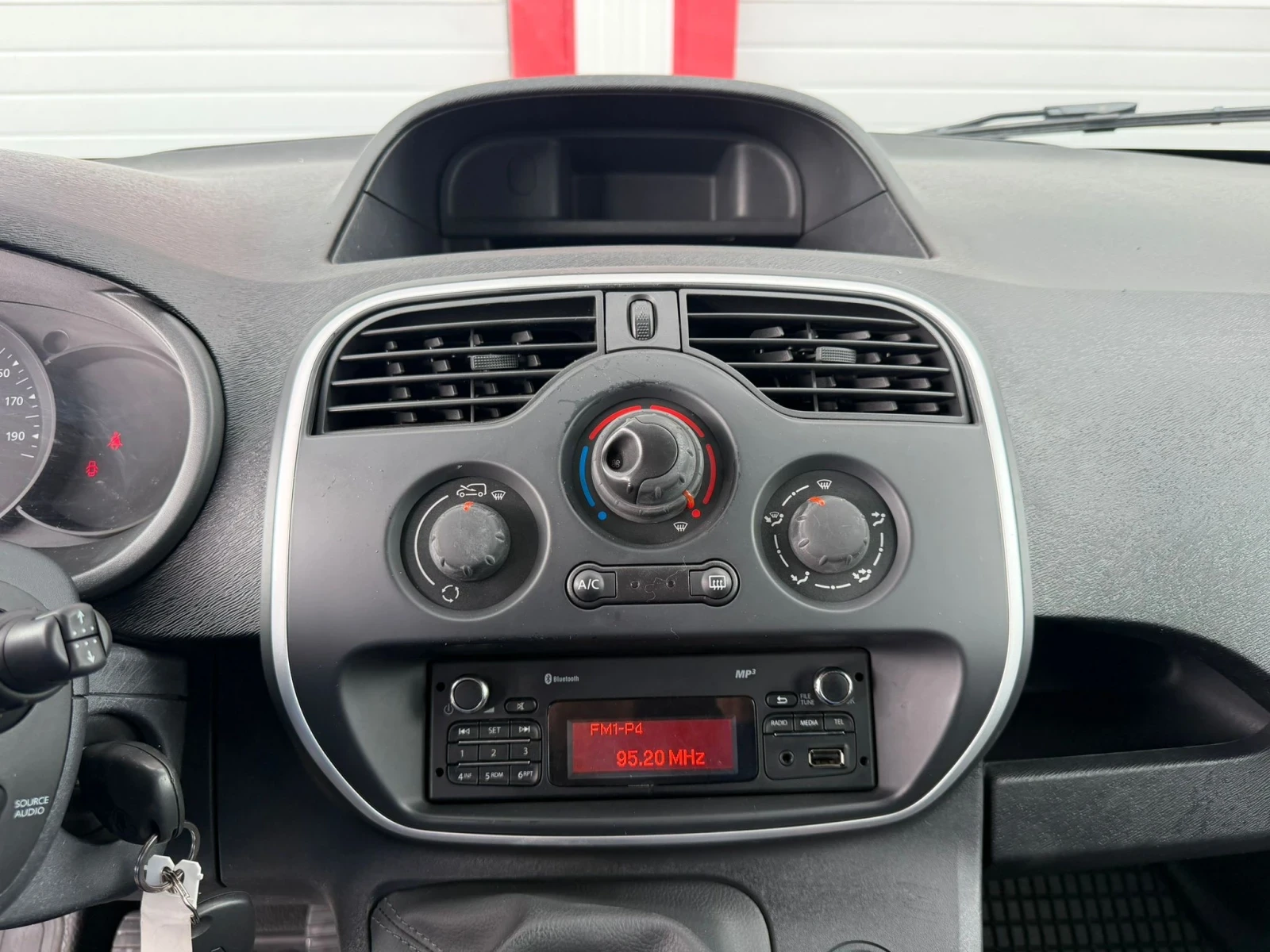 Renault Kangoo 1.5DCI KLIMATIK EVRO 6B N1 ЛИЗИНГ!!!, снимка 16 - Автомобили и джипове - 54082890