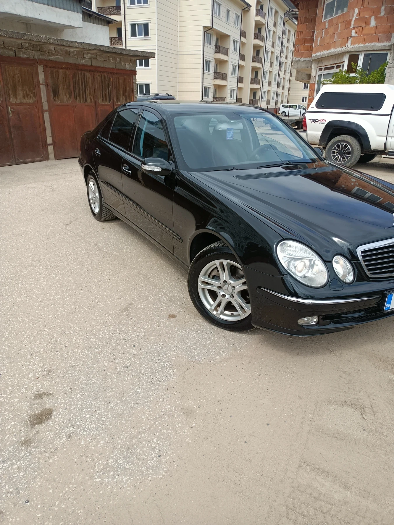 Mercedes-Benz E 220, снимка 6 - Автомобили и джипове - 54180711