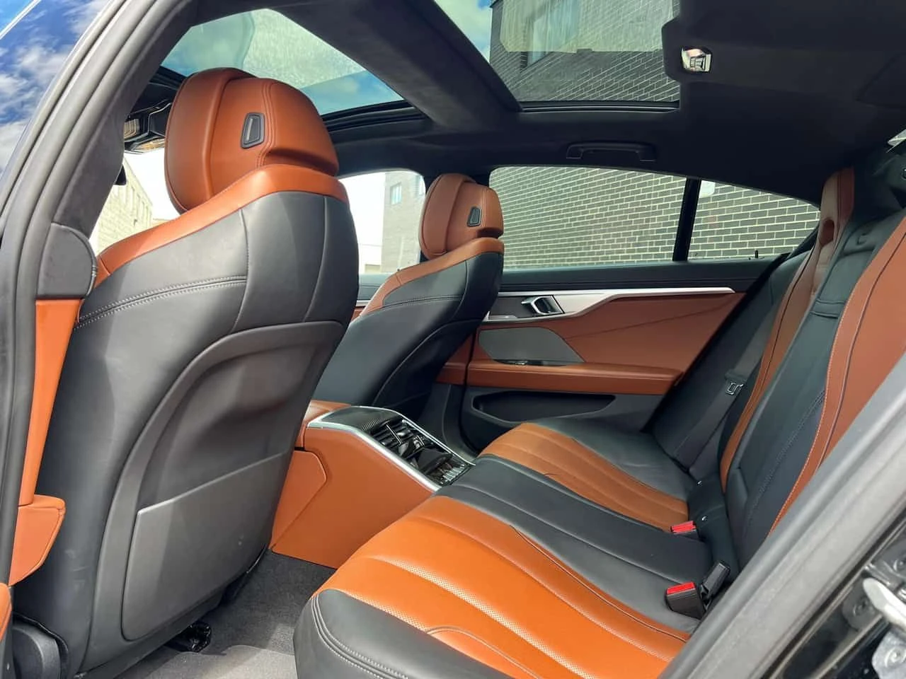 BMW 850 M850i xDrive * DISTRONIC| SOFT-CLOSE| 360| SUNROOF, снимка 9 - Автомобили и джипове - 54384024