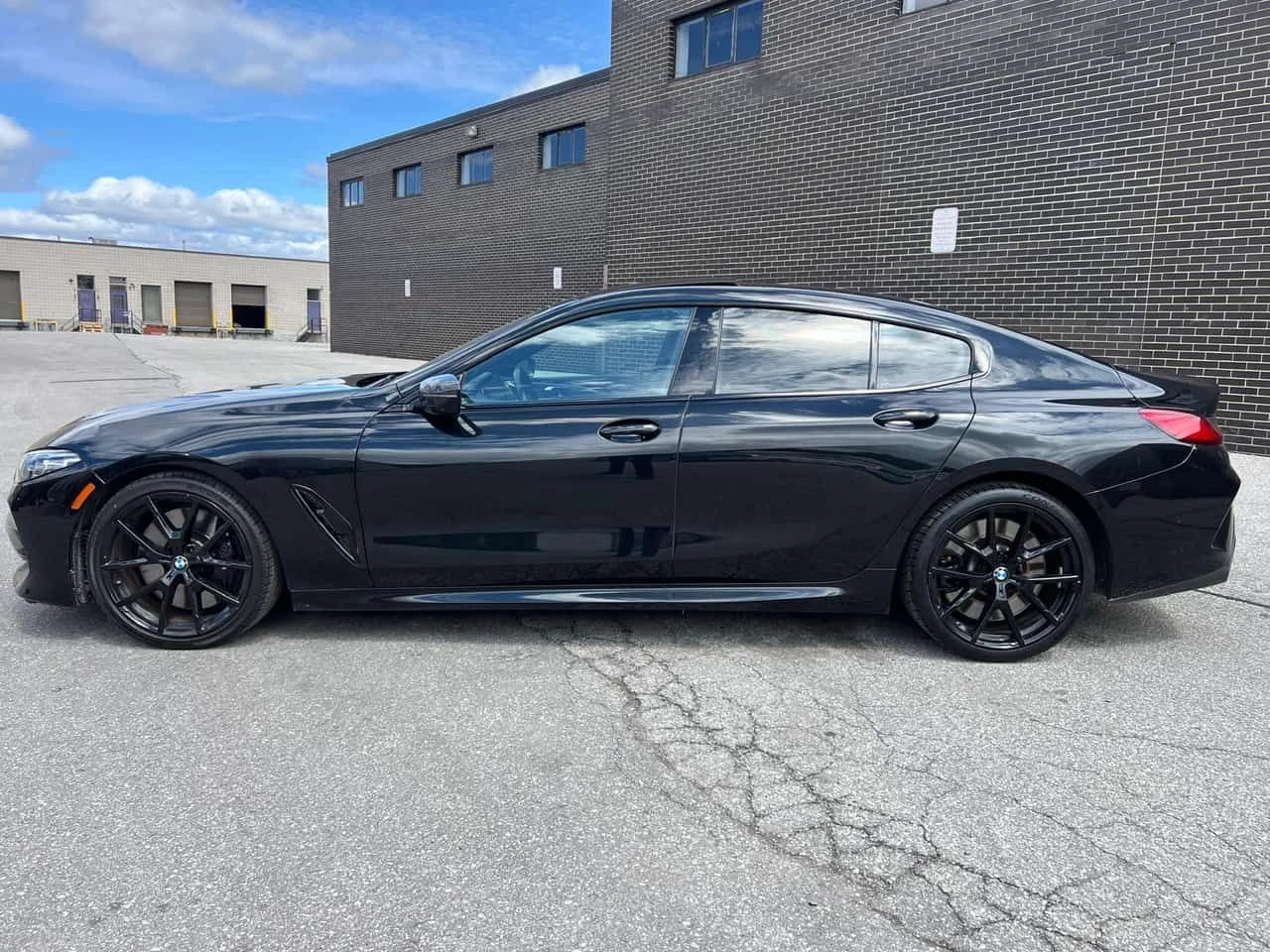 BMW 850 M850i xDrive * DISTRONIC| SOFT-CLOSE| 360| SUNROOF, снимка 3 - Автомобили и джипове - 54384024