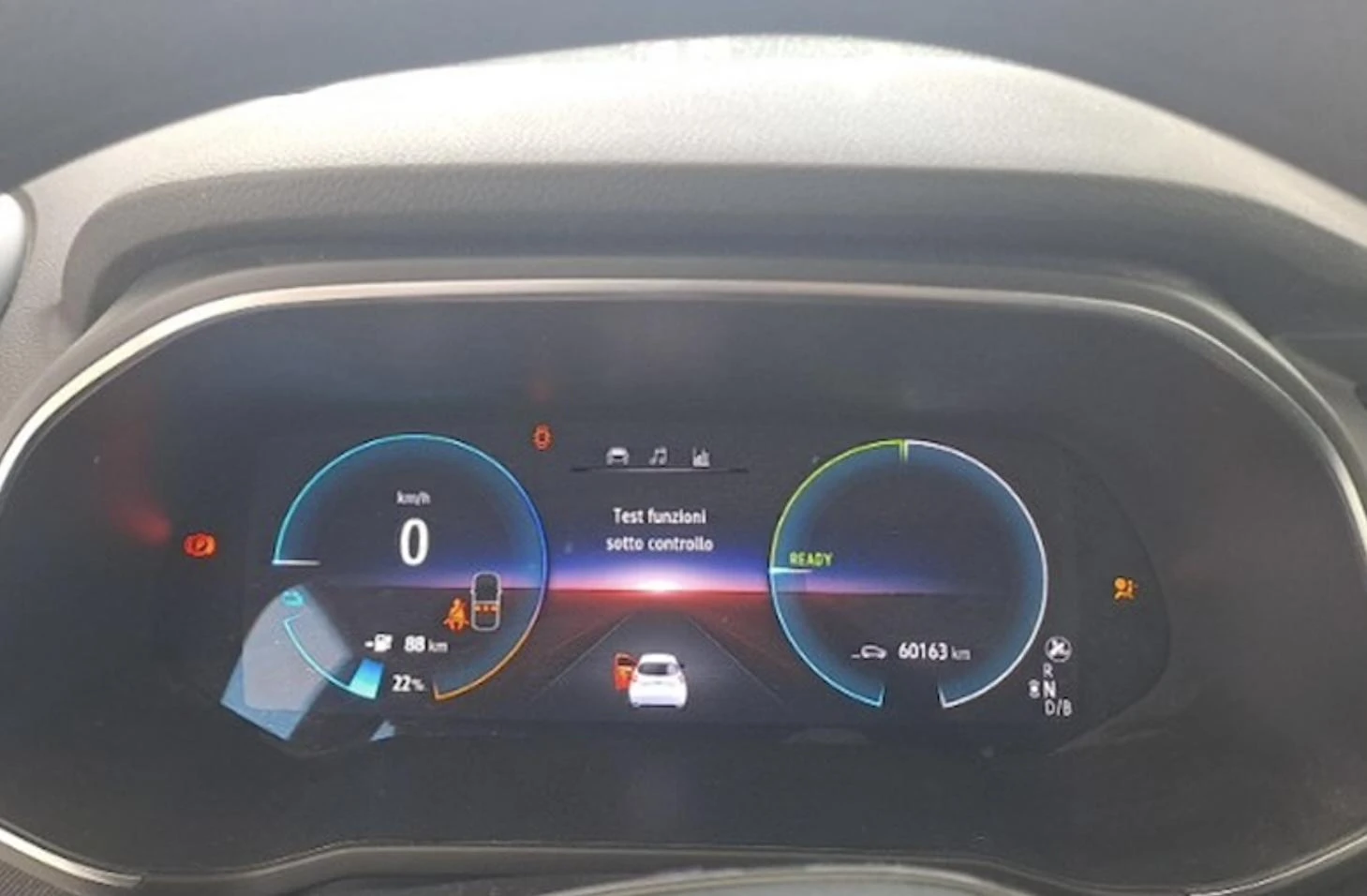 Renault Zoe, снимка 5 - Автомобили и джипове - 54574157