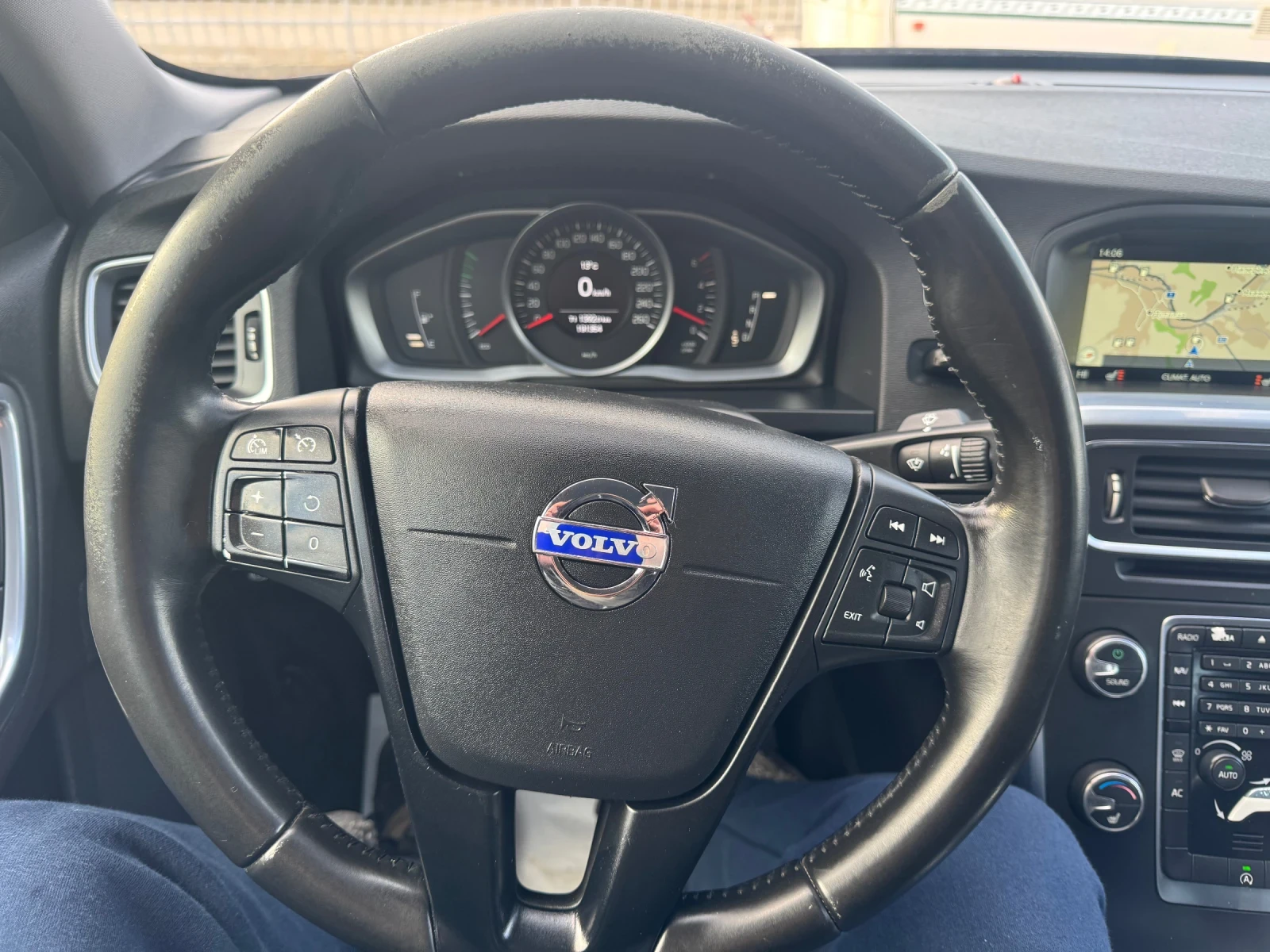 Volvo S60 2.0d D4 Automatic , снимка 12 - Автомобили и джипове - 54611579