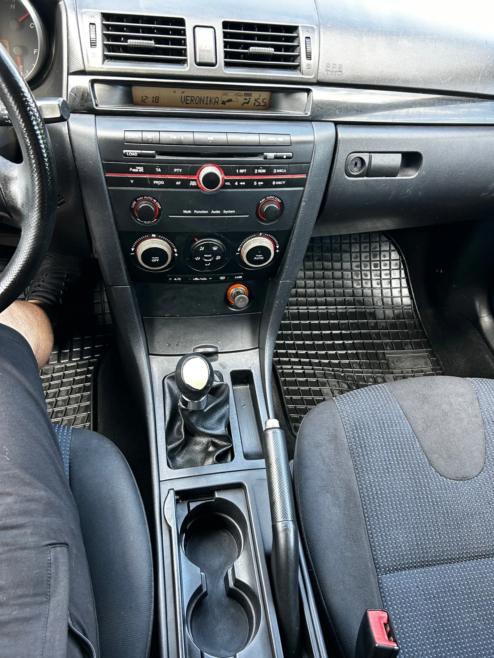 Mazda 3 1.6, снимка 16 - Автомобили и джипове - 54783751