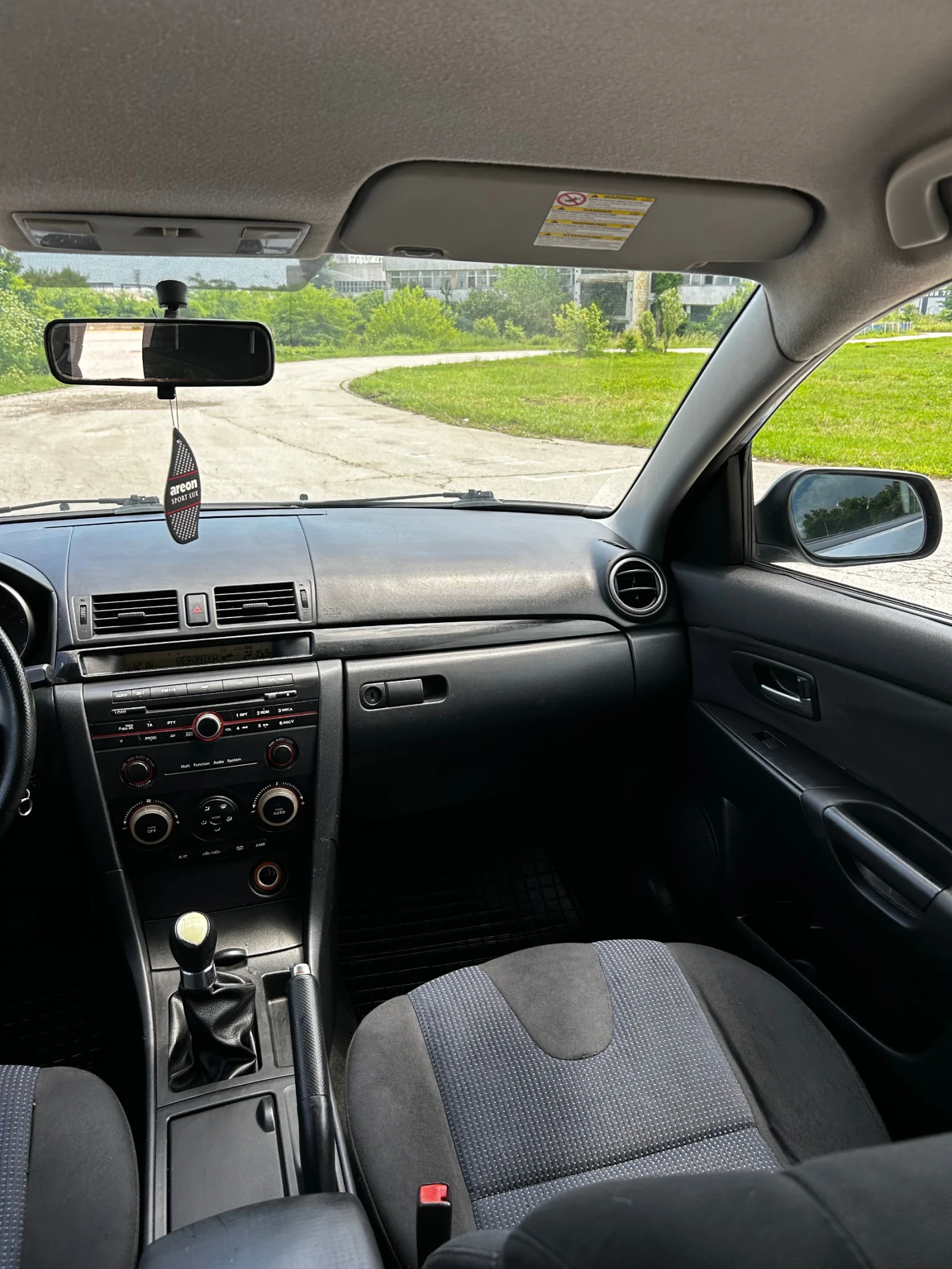 Mazda 3 1.6, снимка 10 - Автомобили и джипове - 54783751