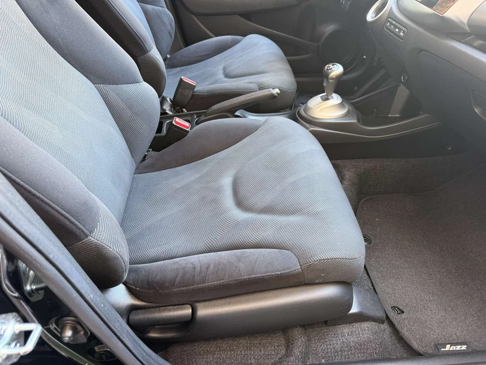Honda Jazz 1.4i Швейцария 146х.км, снимка 9 - Автомобили и джипове - 54858455