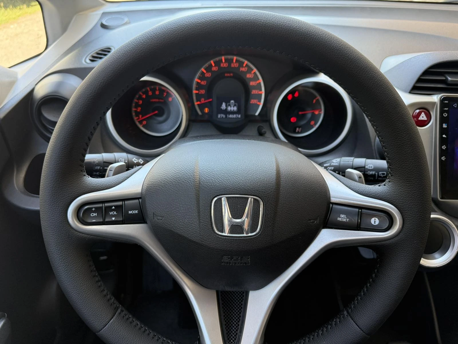 Honda Jazz 1.4i Швейцария 146х.км, снимка 11 - Автомобили и джипове - 54858455
