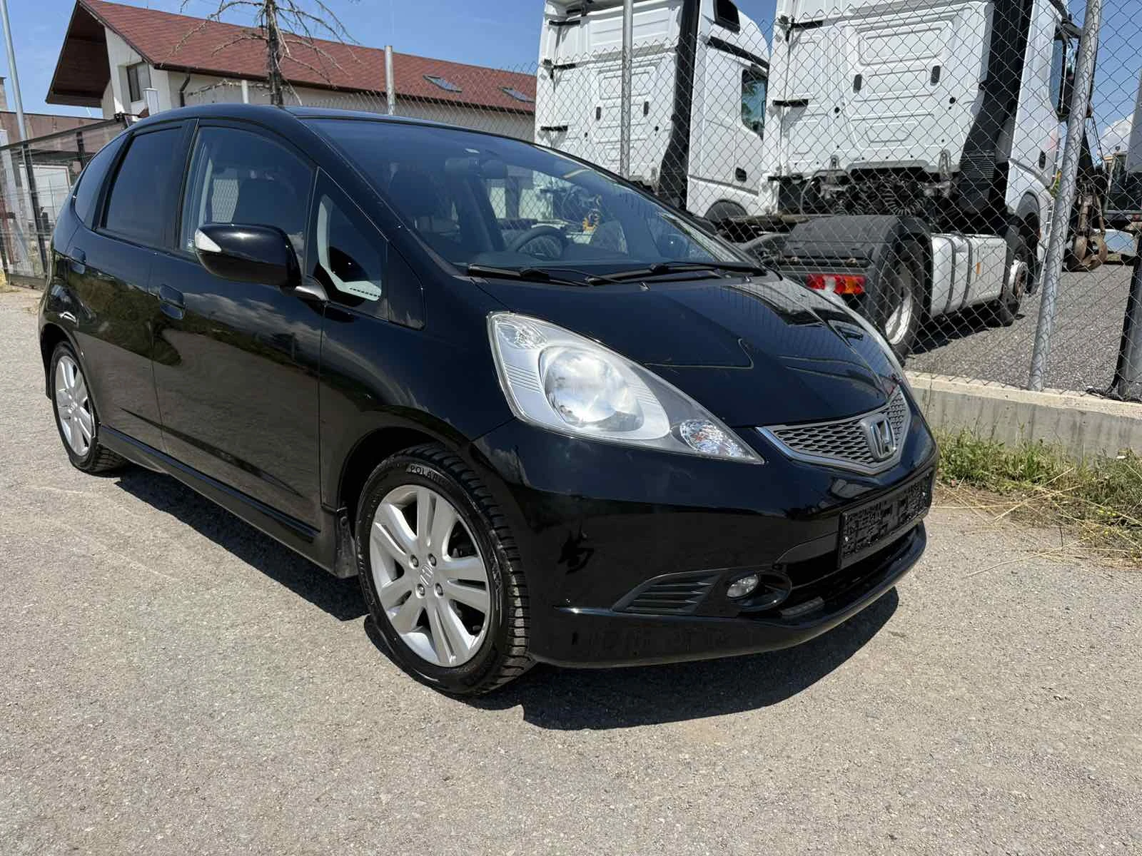 Honda Jazz 1.4i Швейцария 146х.км, снимка 6 - Автомобили и джипове - 54858455