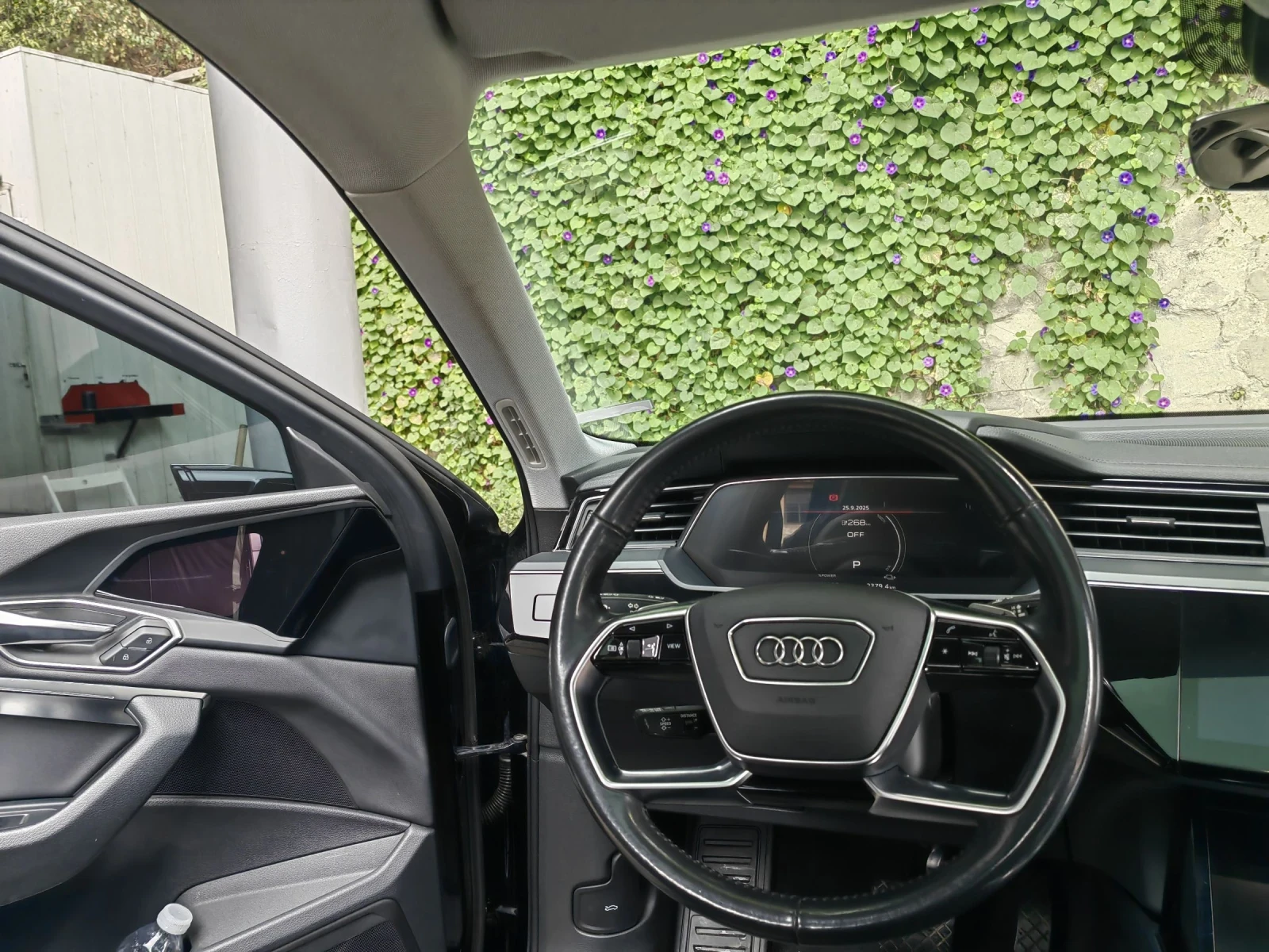 Audi E-Tron QUATTRO, снимка 4 - Автомобили и джипове - 54952765