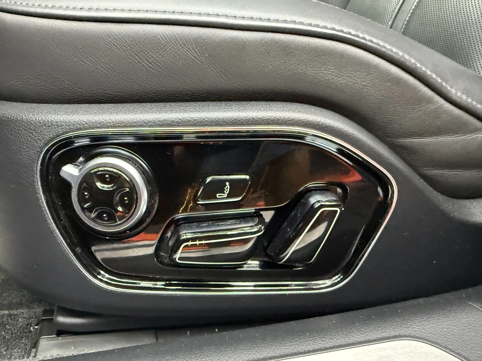 Audi A8 4.2TDI 385 к.с./160000км/БАРТЕР/ЛИЗИНГ/КОМЕНТАР, снимка 12 - Автомобили и джипове - 55693167