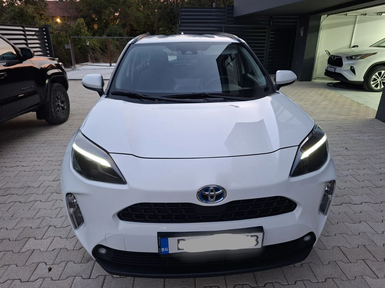 Toyota Yaris Cross, снимка 6 - Автомобили и джипове - 56088361