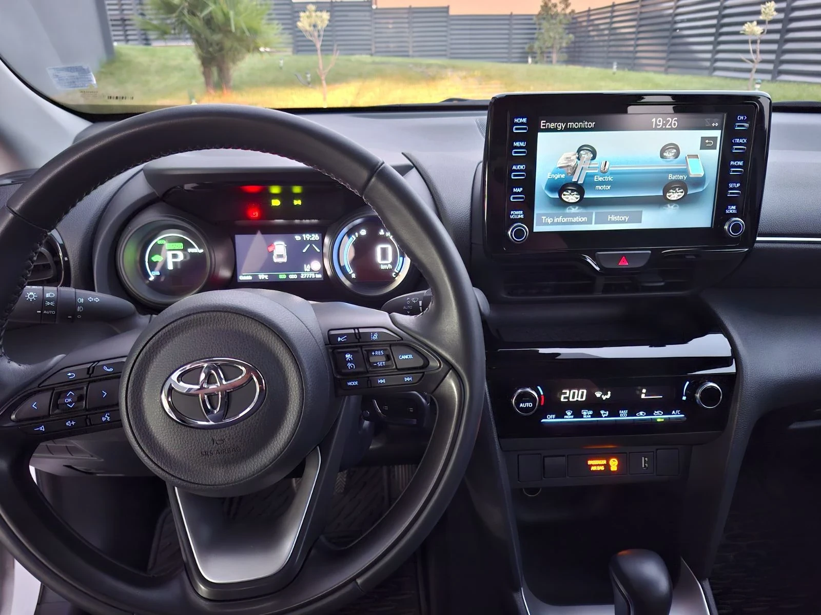 Toyota Yaris Cross, снимка 15 - Автомобили и джипове - 56088361