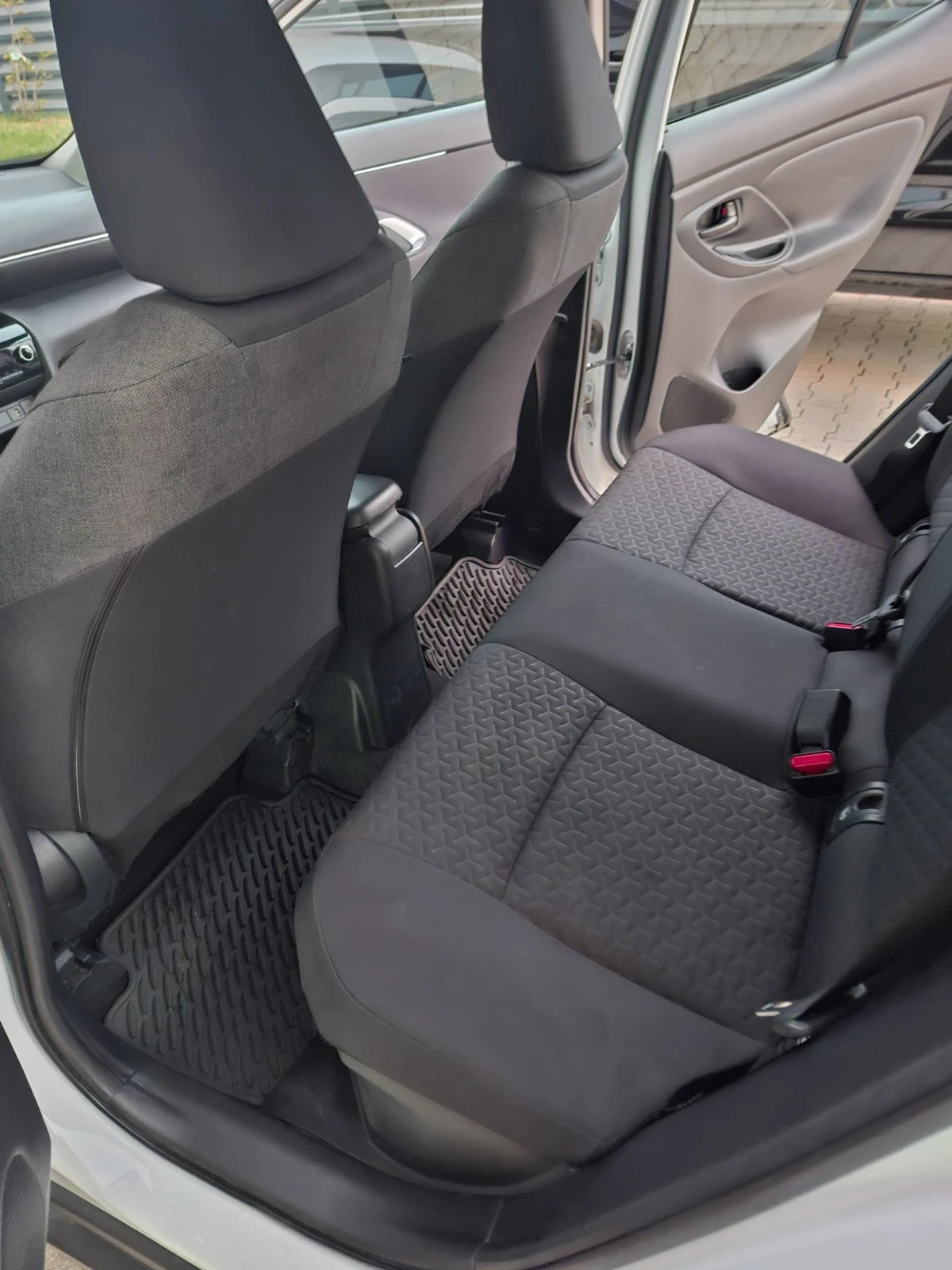Toyota Yaris Cross, снимка 9 - Автомобили и джипове - 56088361