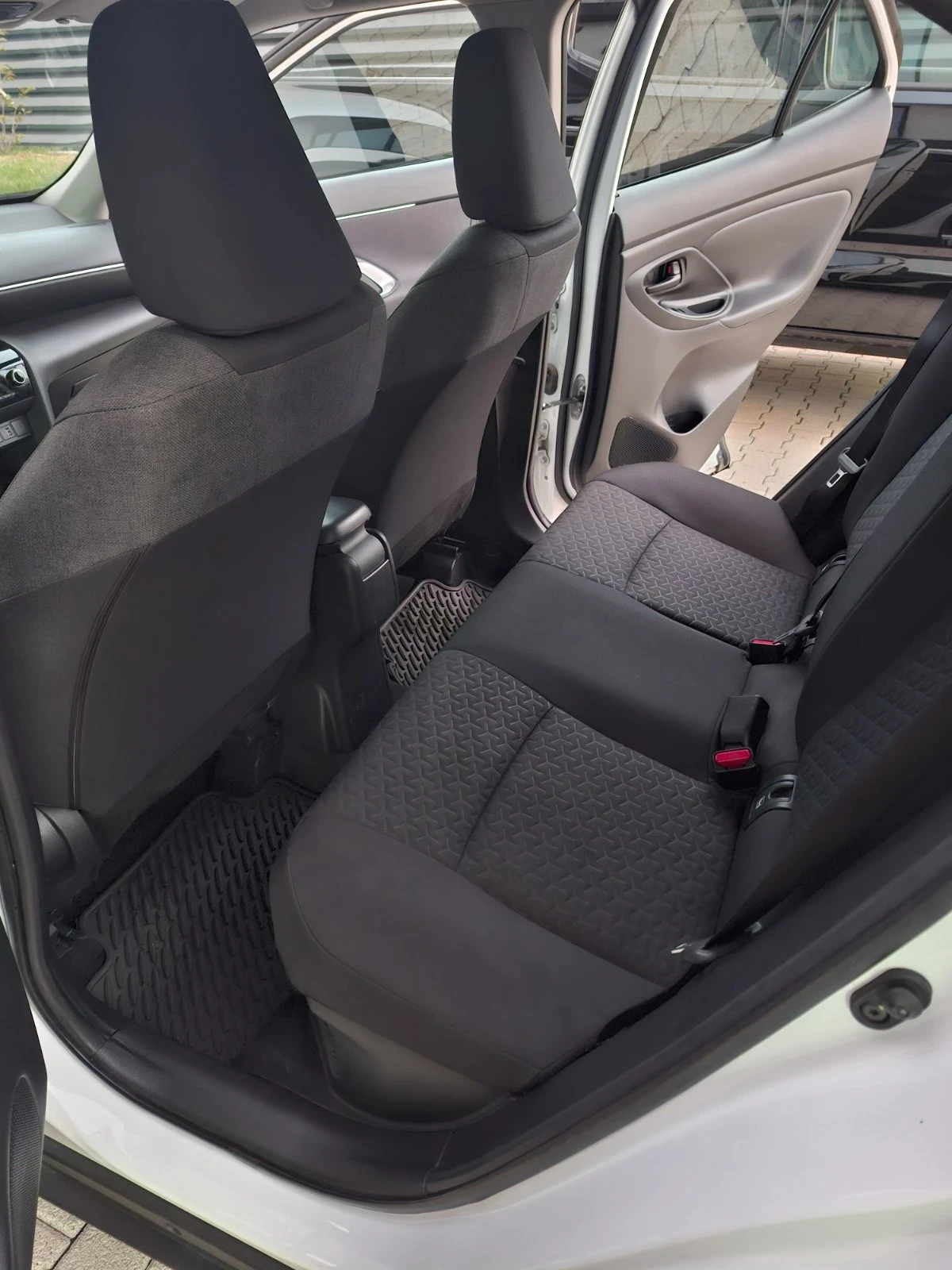 Toyota Yaris Cross, снимка 11 - Автомобили и джипове - 56088361
