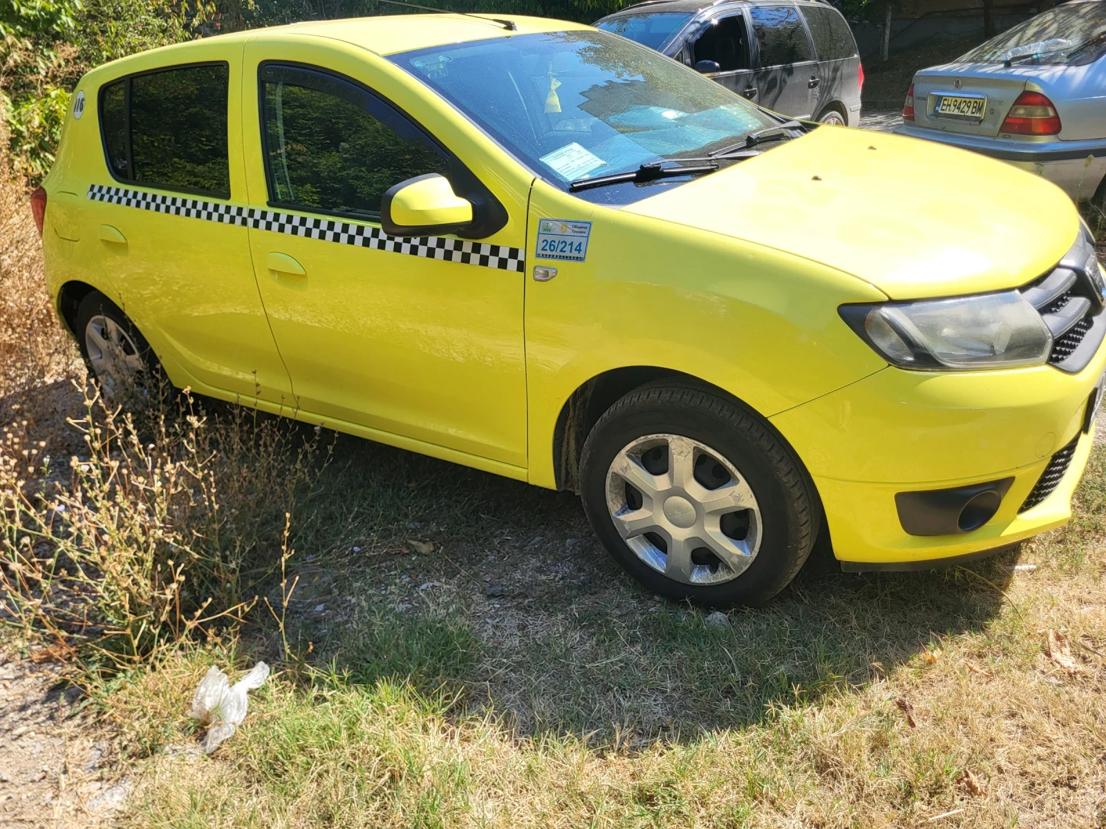 Dacia Sandero 1.2.75 газ бензин , снимка 2 - Автомобили и джипове - 56150935
