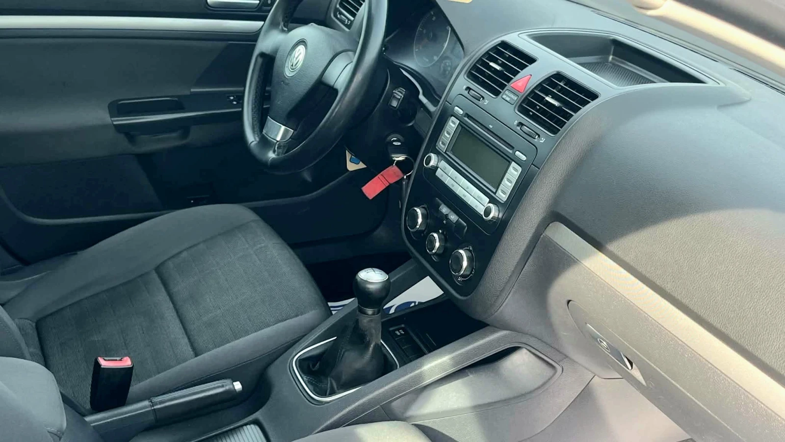 VW Golf 1.9 TDI , снимка 9 - Автомобили и джипове - 56412363