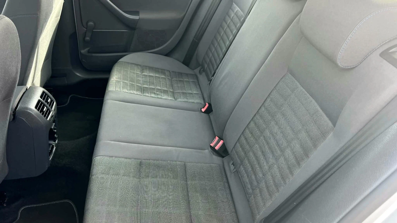 VW Golf 1.9 TDI , снимка 10 - Автомобили и джипове - 56412363