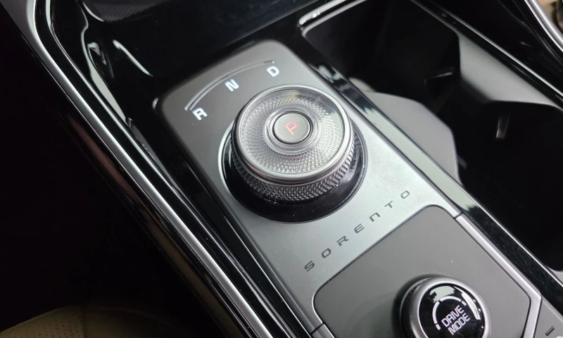 Kia Sorento Diesel 2.2 2Wd, снимка 8 - Автомобили и джипове - 51844928