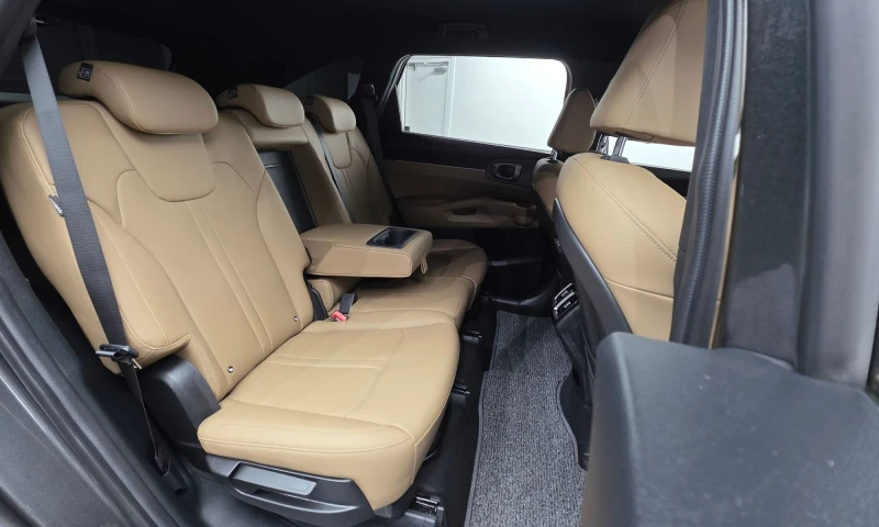 Kia Sorento Diesel 2.2 2Wd, снимка 16 - Автомобили и джипове - 51844928