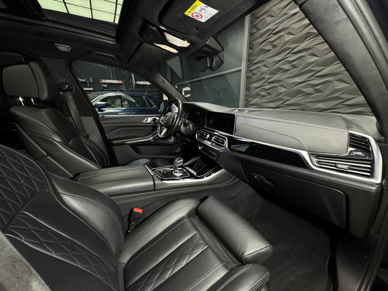 BMW X5 M50I xDrive MAXTON PACK* 360* 3D B&W* , снимка 10 - Автомобили и джипове - 51894336