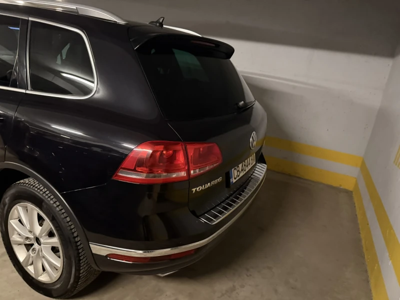 VW Touareg, снимка 3 - Автомобили и джипове - 52846760