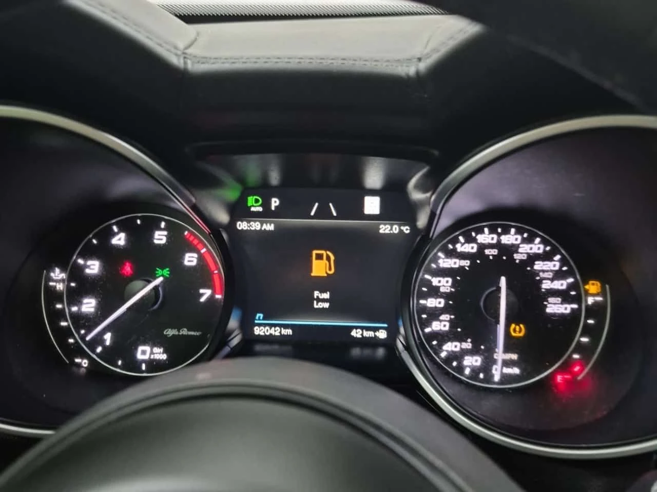 Alfa Romeo Stelvio * VELOCE * PANO* KEYLESS* ПОДГРЕВ* , снимка 9 - Автомобили и джипове - 54499479