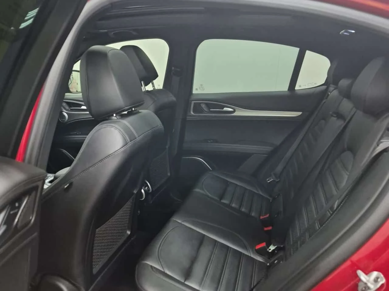 Alfa Romeo Stelvio * VELOCE * PANO* KEYLESS* ПОДГРЕВ* , снимка 12 - Автомобили и джипове - 54499479
