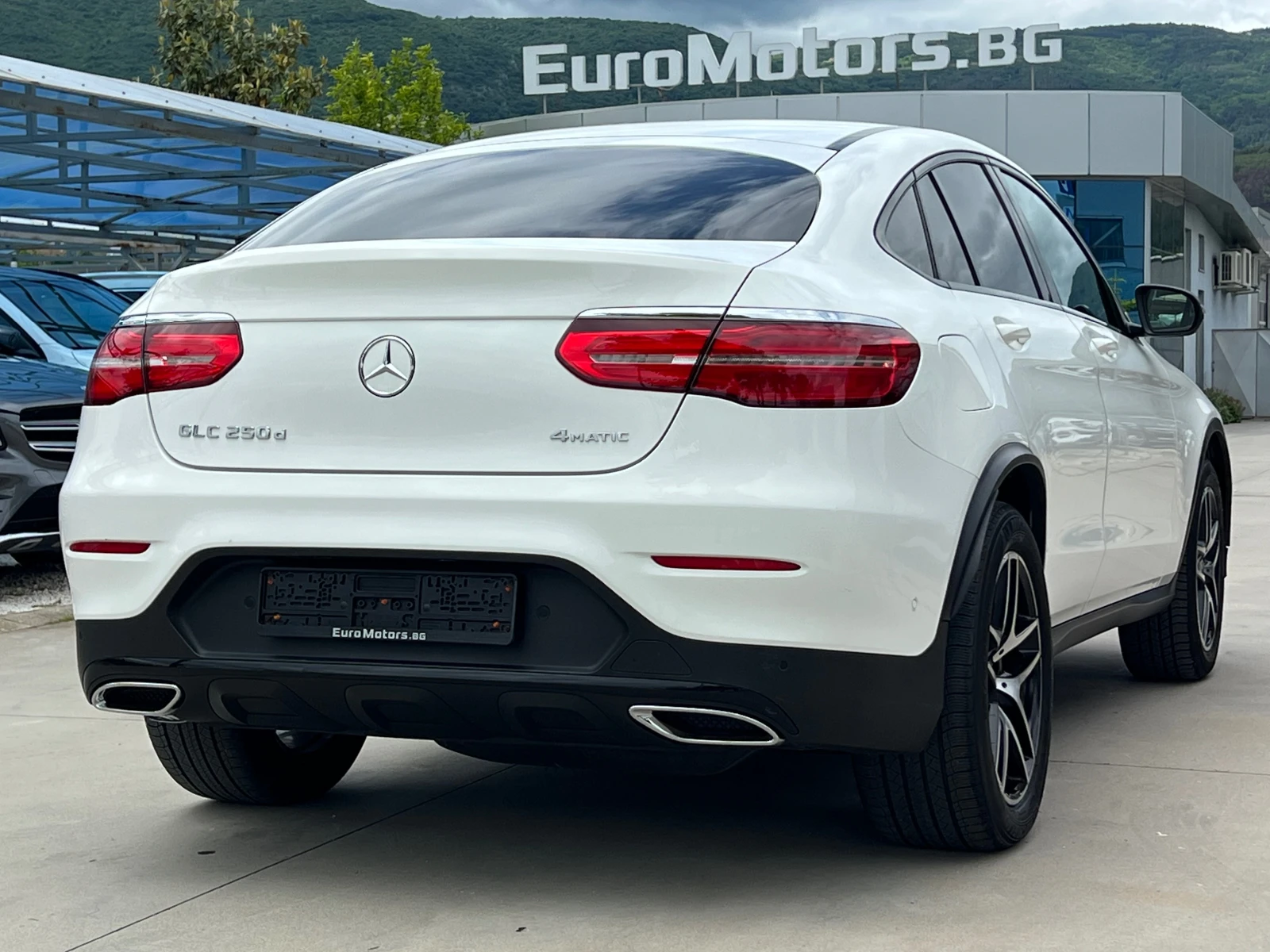 Mercedes-Benz GLC 250 d, COUPE, 9G, 4-MATIC, AMG LINE, NIGHT PACK, CAMER, снимка 5 - Автомобили и джипове - 54667231