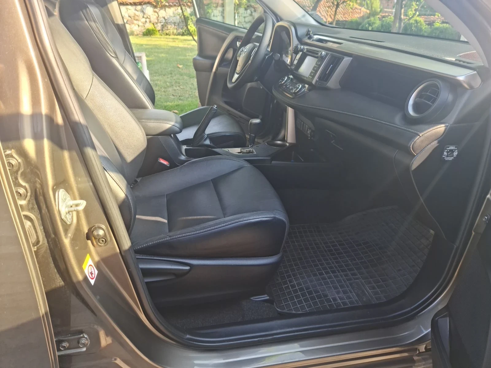Toyota Rav4, снимка 13 - Автомобили и джипове - 55343544