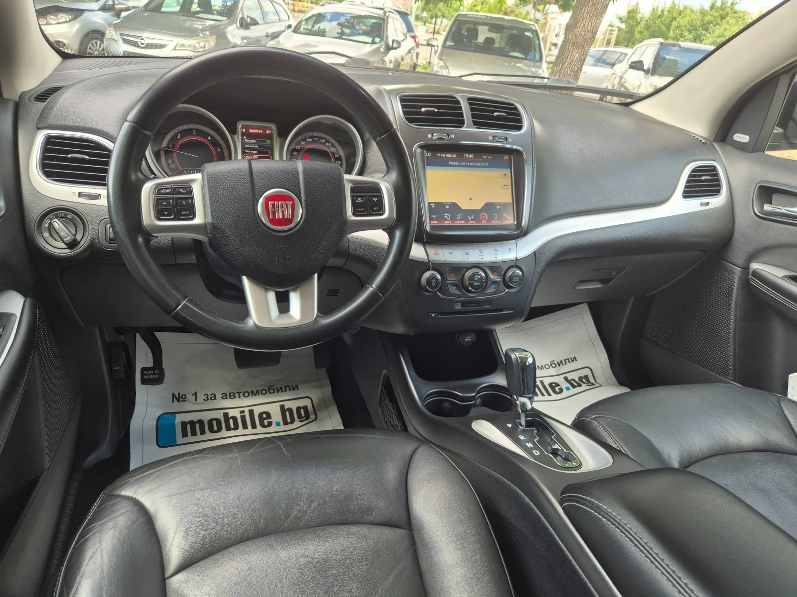 Fiat Freemont 2.0JTD FULL NAVI KEYLESS 4X4 CAMERA КОЖА 7МЕСТА, снимка 9 - Автомобили и джипове - 55392612