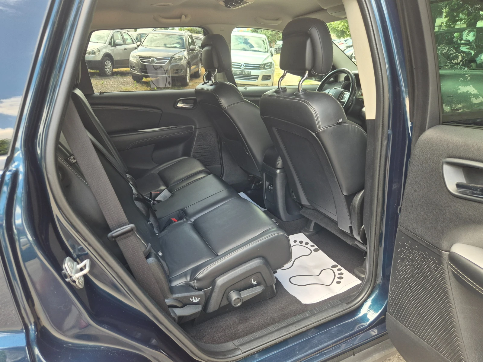 Fiat Freemont 2.0JTD FULL NAVI KEYLESS 4X4 CAMERA КОЖА 7МЕСТА, снимка 14 - Автомобили и джипове - 55392612