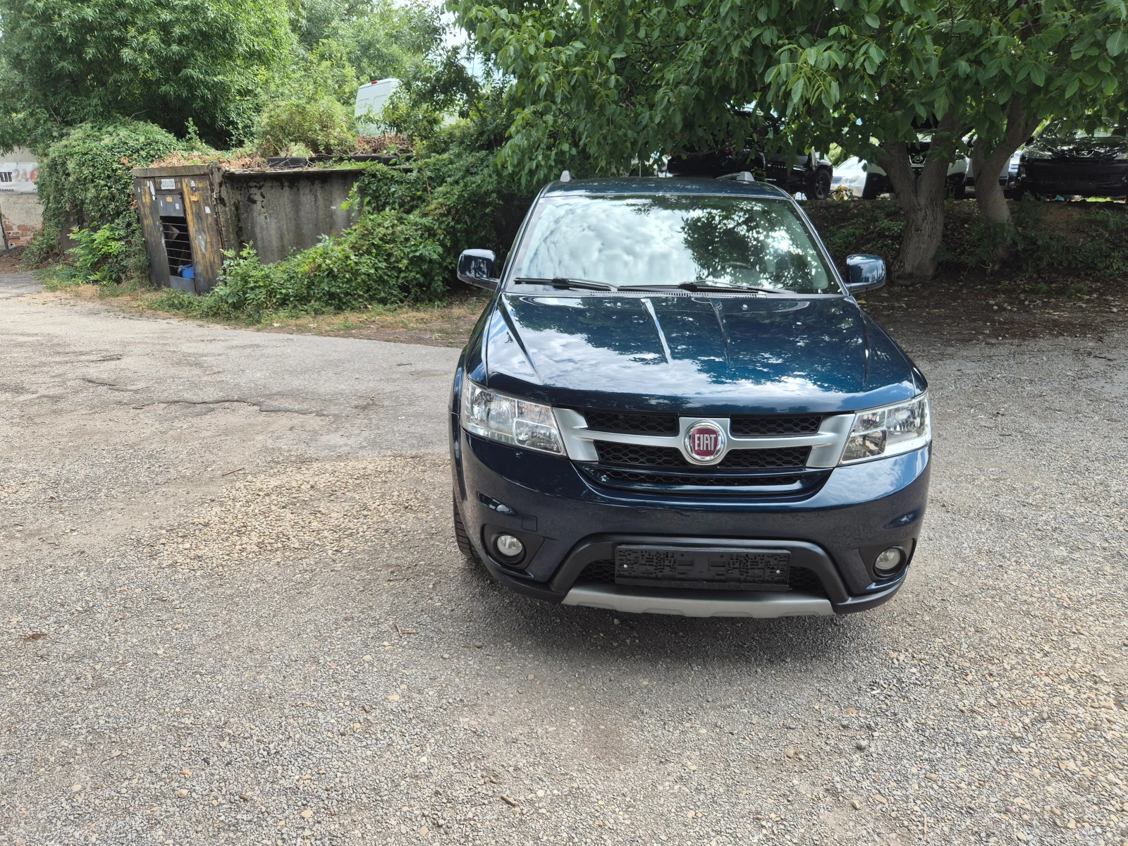 Fiat Freemont 2.0JTD FULL NAVI KEYLESS 4X4 CAMERA КОЖА 7МЕСТА, снимка 2 - Автомобили и джипове - 55392612