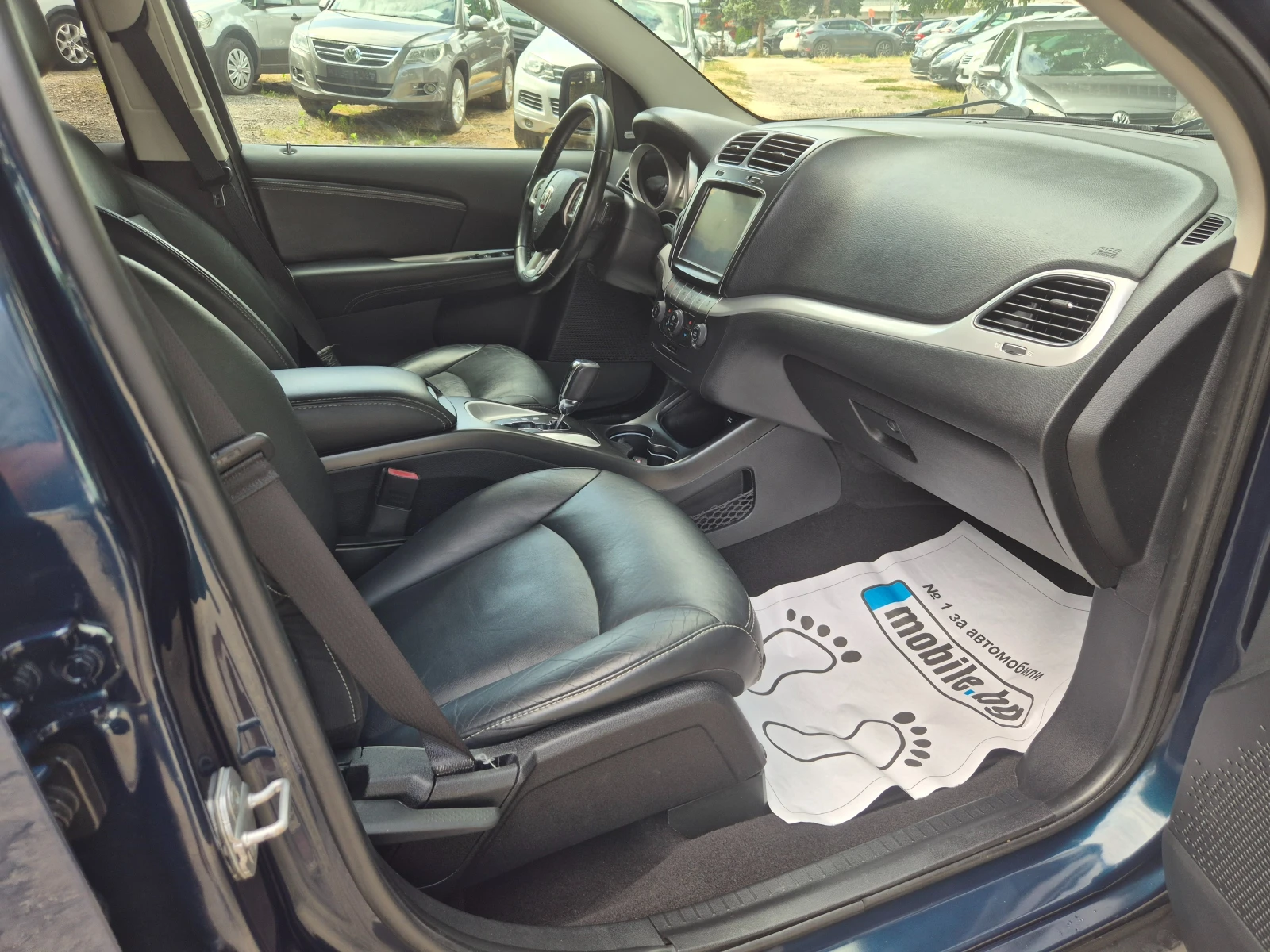 Fiat Freemont 2.0JTD FULL NAVI KEYLESS 4X4 CAMERA КОЖА 7МЕСТА, снимка 11 - Автомобили и джипове - 55392612
