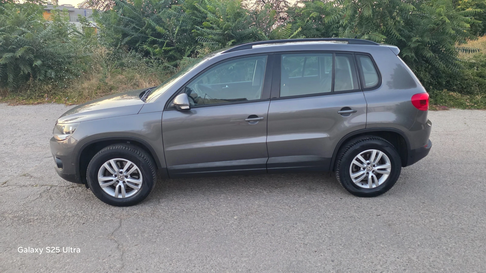 VW Tiguan 2.0d, снимка 11 - Автомобили и джипове - 55619635