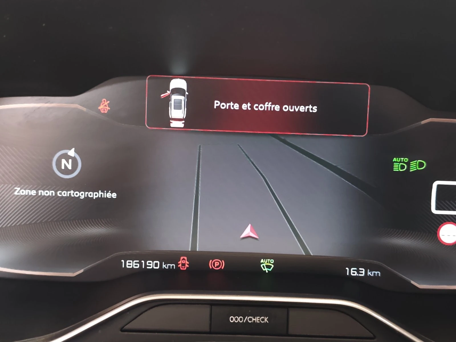 Citroen C5 Aircross 2.0 HDI 180 SHINE AUTOMATIC, снимка 10 - Автомобили и джипове - 55626520
