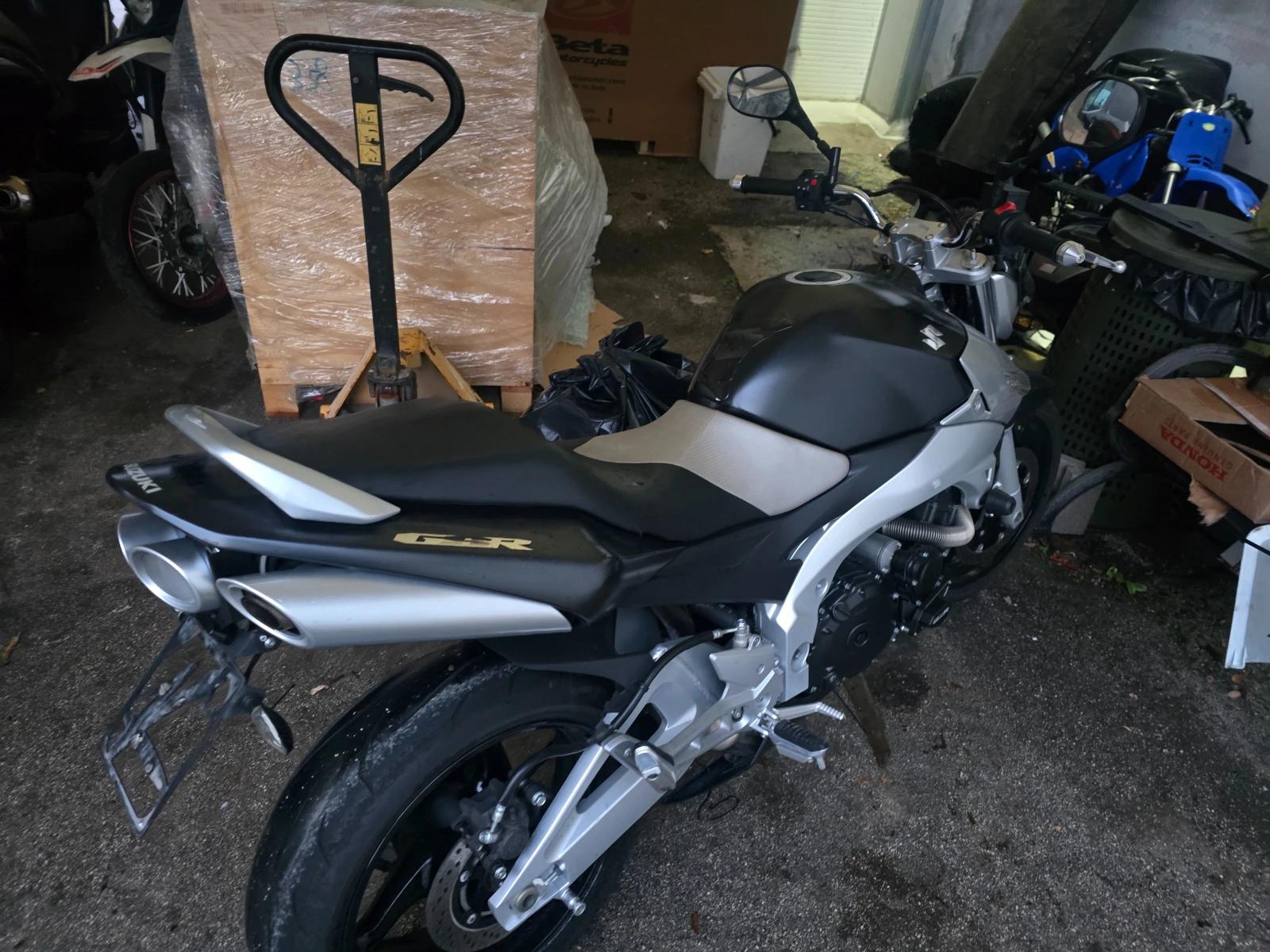 Suzuki Gsr 600 21000km, снимка 3 - Мотоциклети и мототехника - 54013376