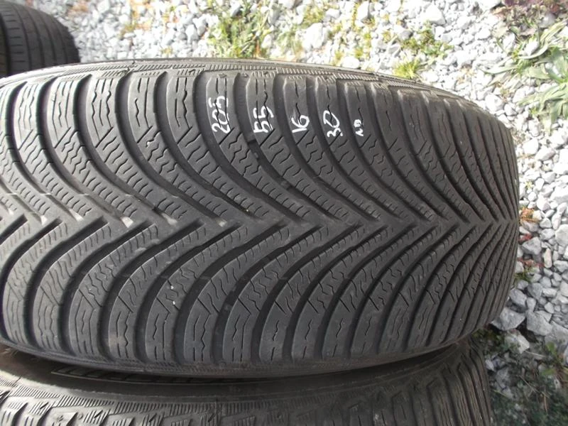 Гуми Зимни 205/55R16, снимка 2 - Гуми и джанти - 23260522