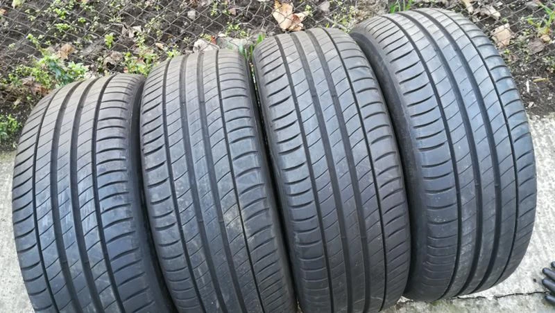 Гуми Зимни 215/50R17, снимка 2 - Гуми и джанти - 26825982