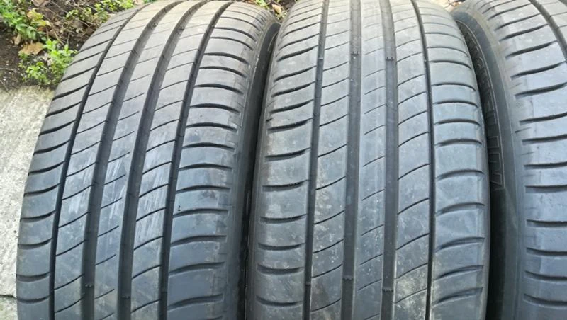 Гуми Зимни 215/50R17, снимка 3 - Гуми и джанти - 26825982