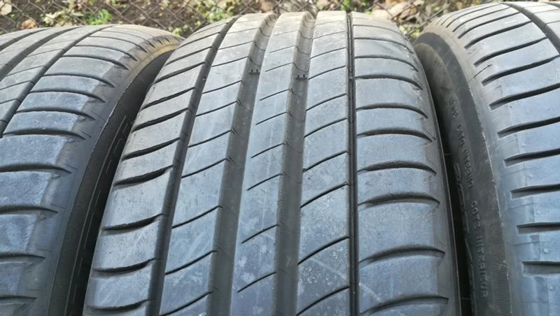 Гуми Зимни 215/50R17, снимка 6 - Гуми и джанти - 26825982