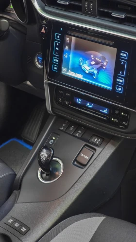 Toyota Auris Hybrid 1.8, снимка 13