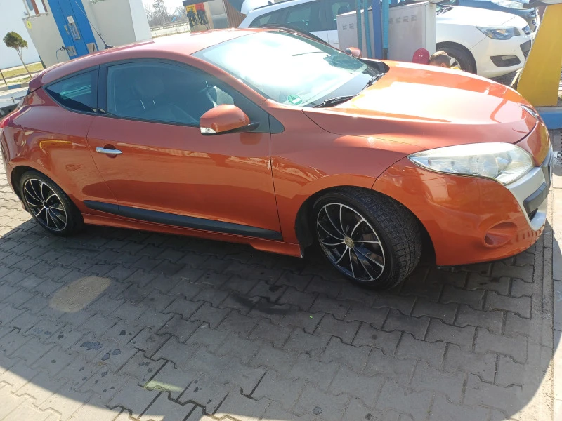 Renault Megane Купе= Кожа= Нави, снимка 9 - Автомобили и джипове - 47917326