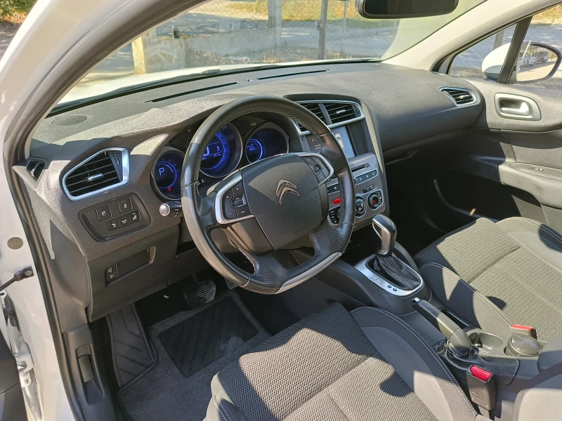 Citroen C4 1.6Blue* eHDi Нави, снимка 13 - Автомобили и джипове - 47389758