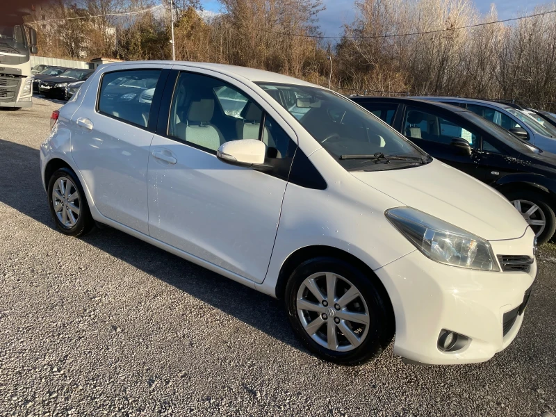 Toyota Yaris 1.4d, КАМЕРА, 6 скорости, снимка 6 - Автомобили и джипове - 48079786